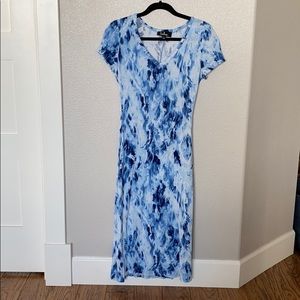 Lulu’s Blue tie-dye mid-length dress